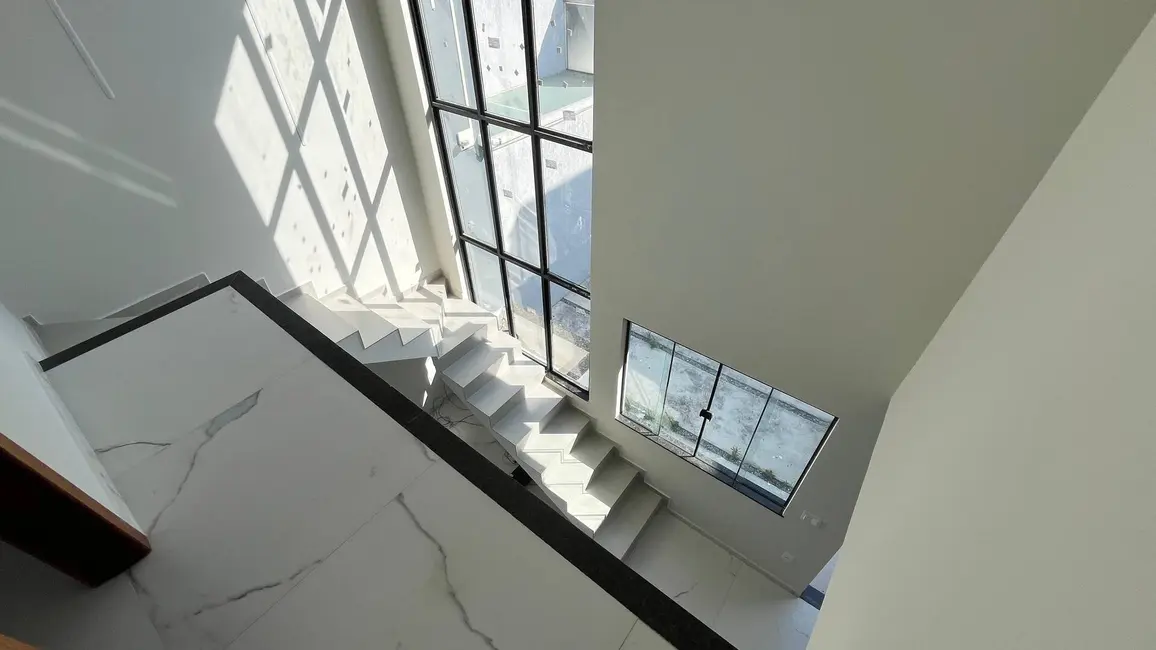 Casa com 3 quartos à venda, 82m2 em Cabo Frio - RJ - imagem 2 Foto 2 de Casa com 3 quartos à venda, 82m2 em Cabo Frio - RJ