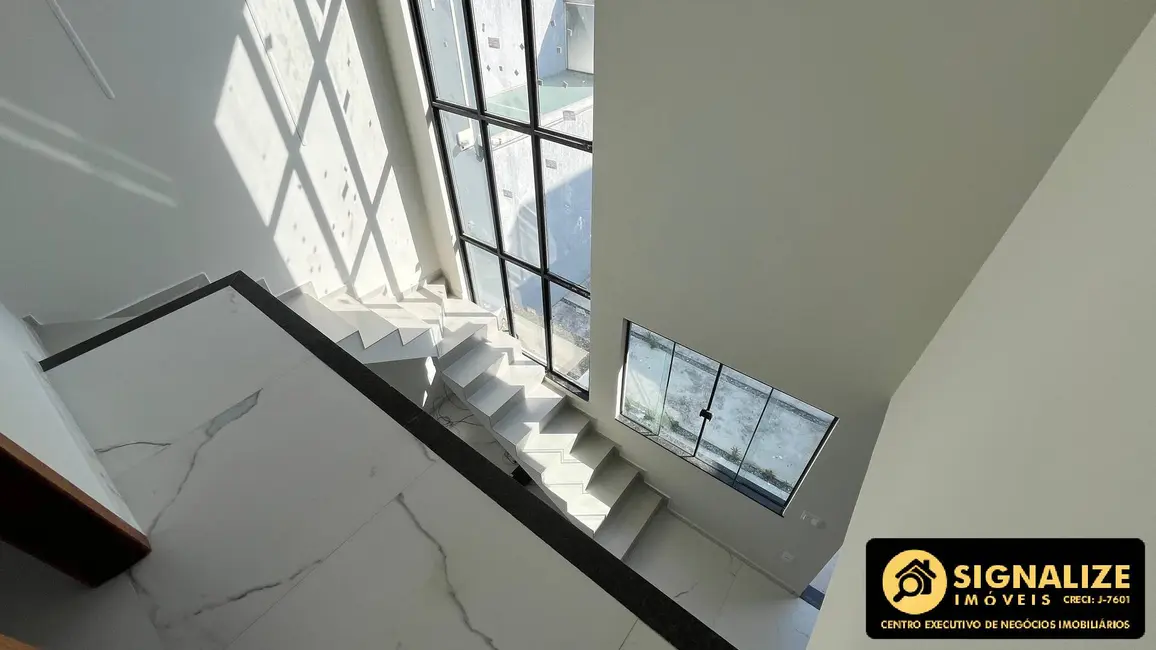 Casa com 3 quartos à venda, 82m2 em Cabo Frio - RJ - imagem 2 Foto 2 de Casa com 3 quartos à venda, 82m2 em Cabo Frio - RJ