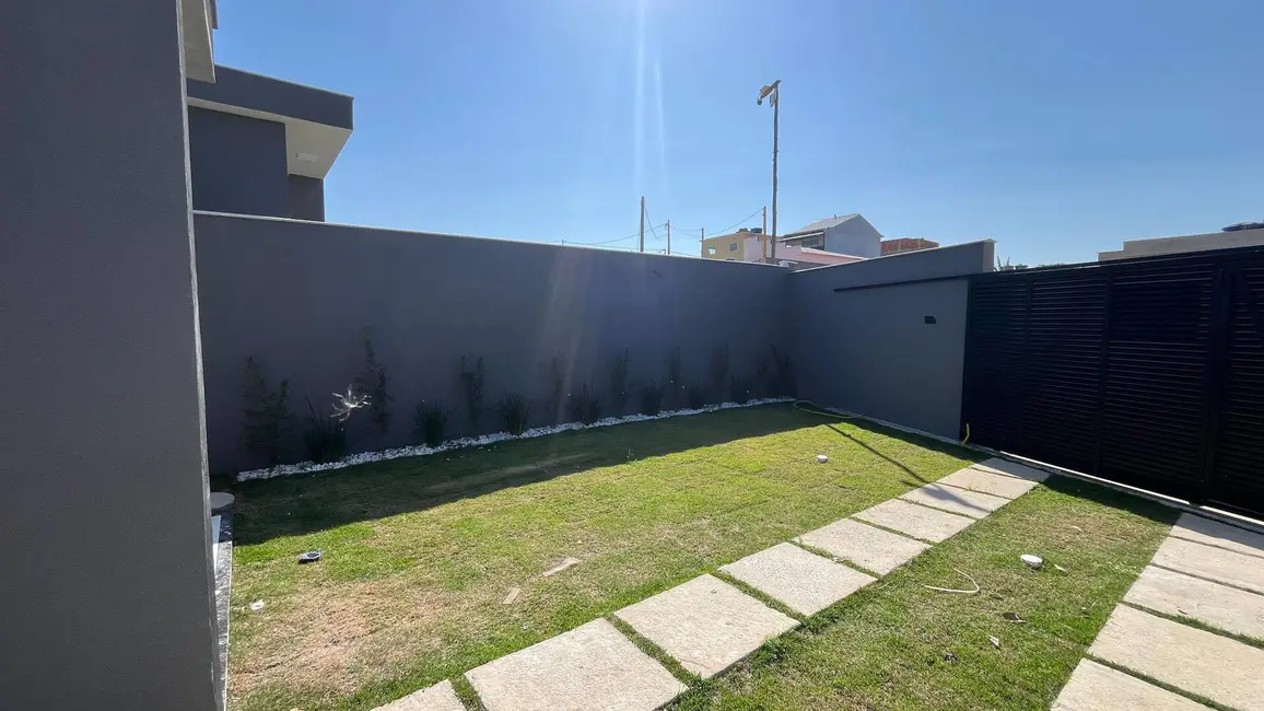 Foto 2 de Casa com 2 quartos à venda em Cabo Frio - RJ