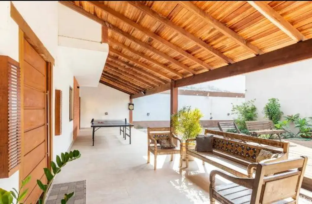 Foto 9 de Casa com 4 quartos à venda, 600m2 em Cabo Frio - RJ