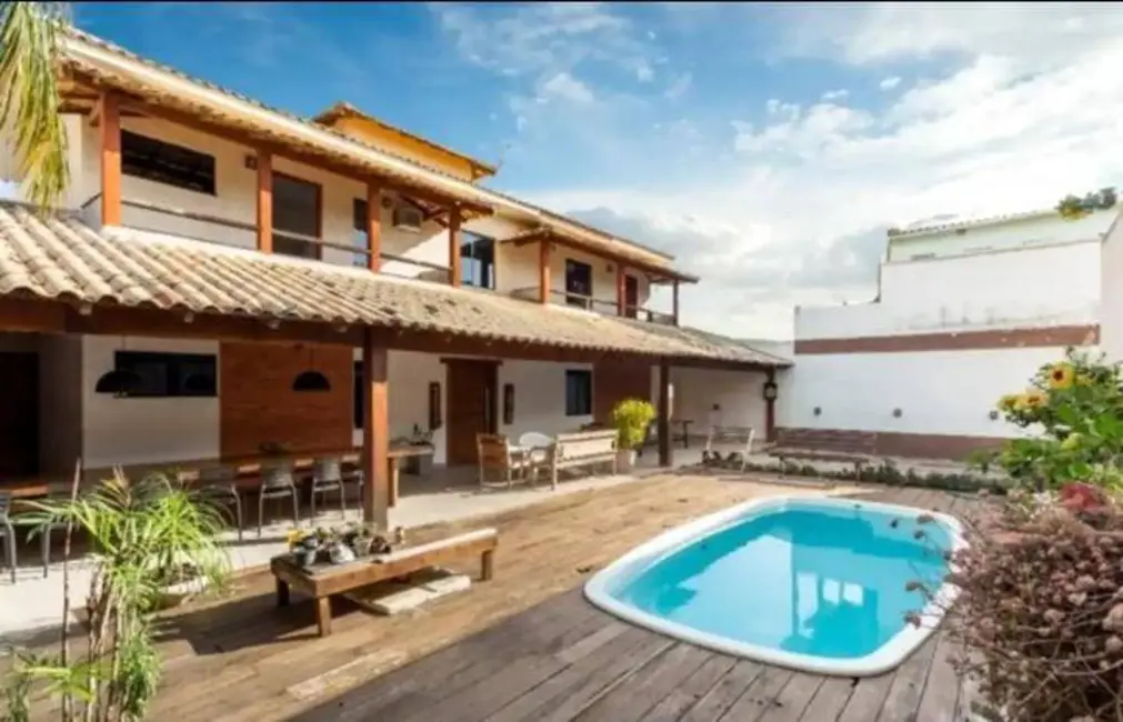 Foto 1 de Casa com 4 quartos à venda, 600m2 em Cabo Frio - RJ