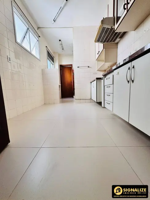 Apartamento com 3 quartos à venda, 159m2 em Centro, Cabo Frio - RJ - imagem 4 Foto 4 de Apartamento com 3 quartos à venda, 159m2 em Centro, Cabo Frio - RJ