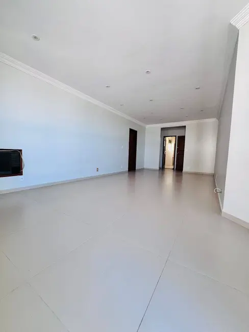 Foto 2 de Apartamento com 3 quartos à venda, 159m2 em Centro, Cabo Frio - RJ