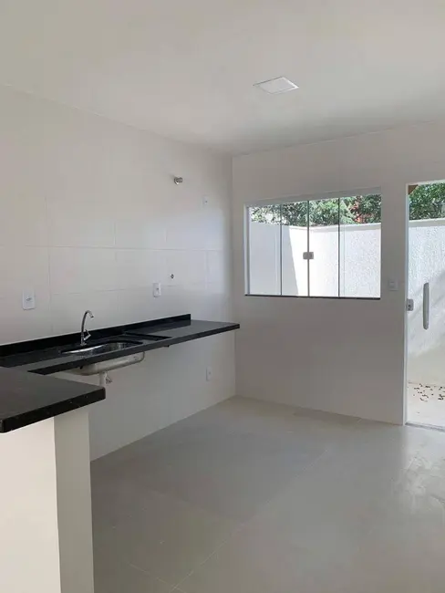 Foto 4 de Casa com 2 quartos à venda, 110m2 em Cabo Frio - RJ