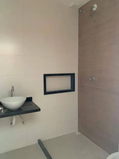 Foto 5 de Casa com 2 quartos à venda, 110m2 em Cabo Frio - RJ