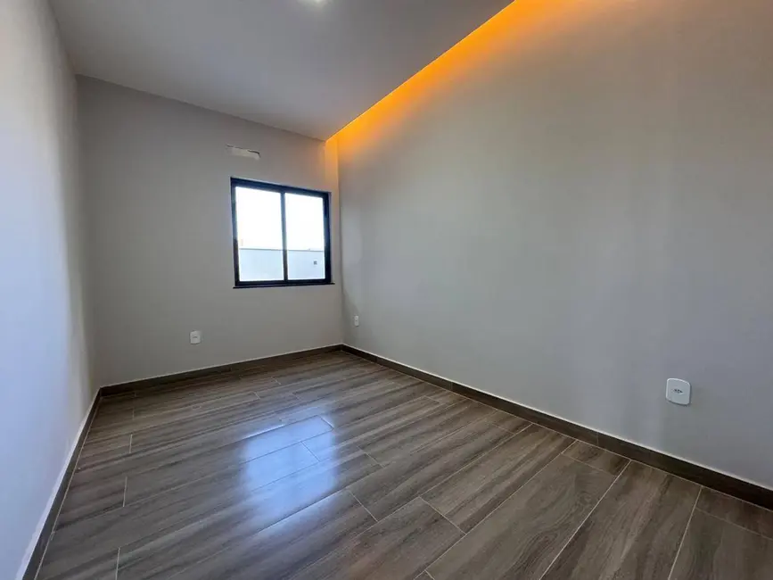 Foto 8 de Casa de Condomínio com 3 quartos à venda, 137m2 em Nova São Pedro, Sao Pedro Da Aldeia - RJ