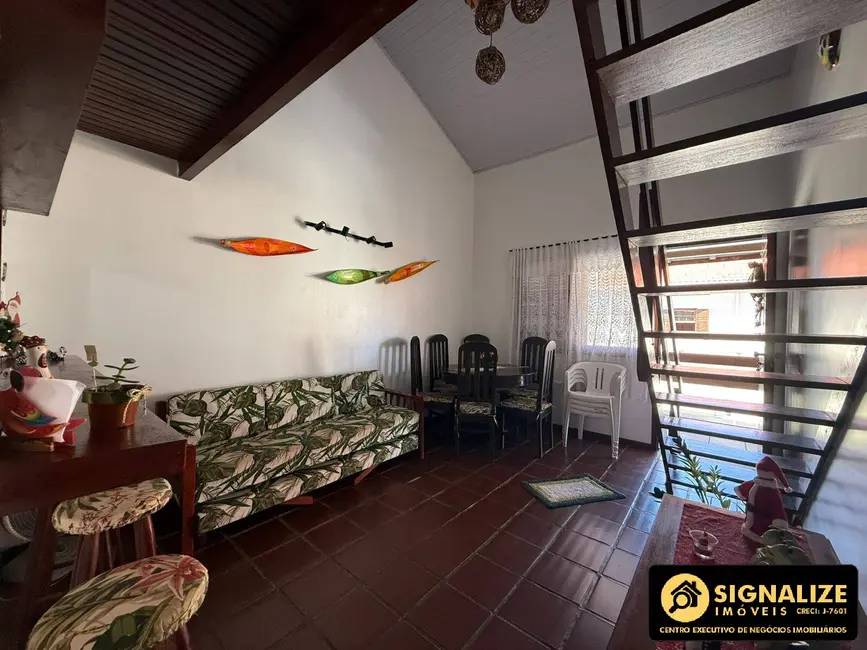 Foto 2 de Casa de Condomínio com 2 quartos à venda, 60m2 em Peró, Cabo Frio - RJ