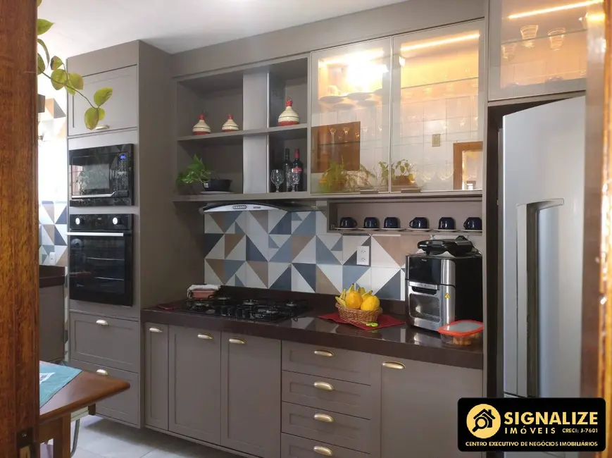 Apartamento com 2 quartos à venda, 120m2 em Centro, Cabo Frio - RJ - imagem 7 Foto 7 de Apartamento com 2 quartos à venda, 120m2 em Centro, Cabo Frio - RJ