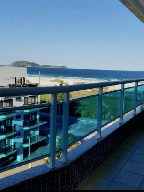Foto 1 de Apartamento com 4 quartos à venda em Cabo Frio - RJ