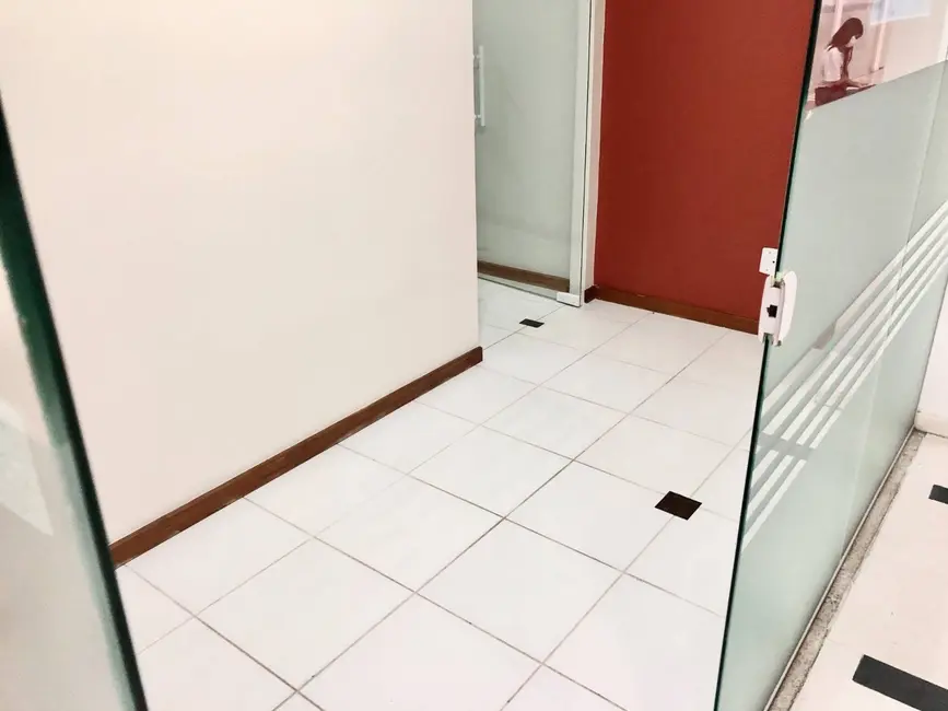 Sala Comercial para alugar em Centro, Cabo Frio - RJ - imagem 1 Foto 1 de Sala Comercial para alugar em Centro, Cabo Frio - RJ