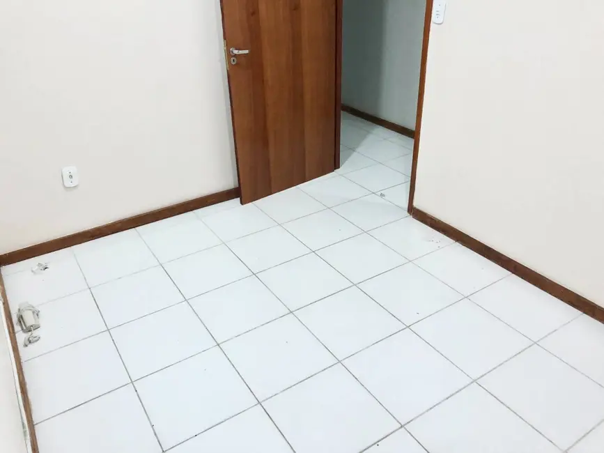 Sala Comercial para alugar em Centro, Cabo Frio - RJ - imagem 2 Foto 2 de Sala Comercial para alugar em Centro, Cabo Frio - RJ