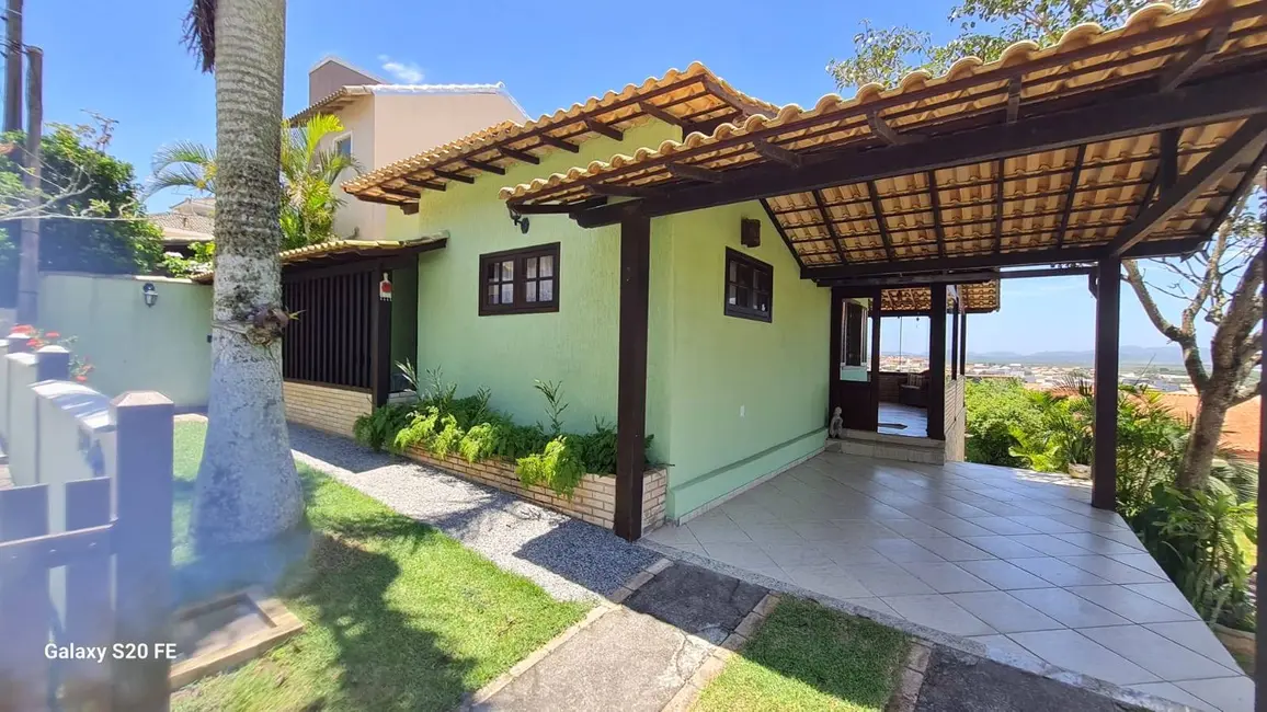 Foto 2 de Casa de Condomínio com 3 quartos à venda, 300m2 em Cabo Frio - RJ