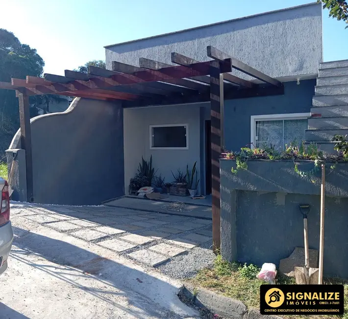 Casa com 3 quartos à venda em Cabo Frio - RJ - imagem 1 Foto 1 de Casa com 3 quartos à venda em Cabo Frio - RJ