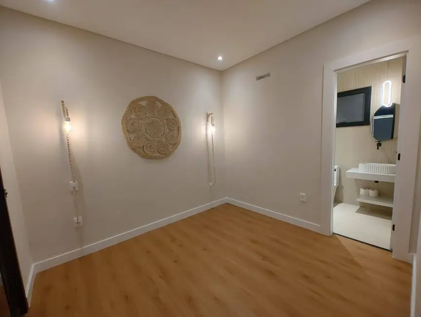 Foto 9 de Casa de Condomínio com 3 quartos à venda, 384m2 em Cabo Frio - RJ