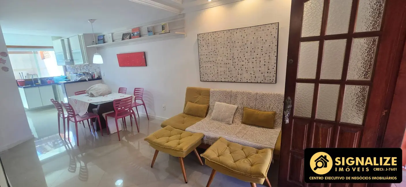 Foto 3 de Casa de Condomínio com 2 quartos à venda em Ogiva, Cabo Frio - RJ