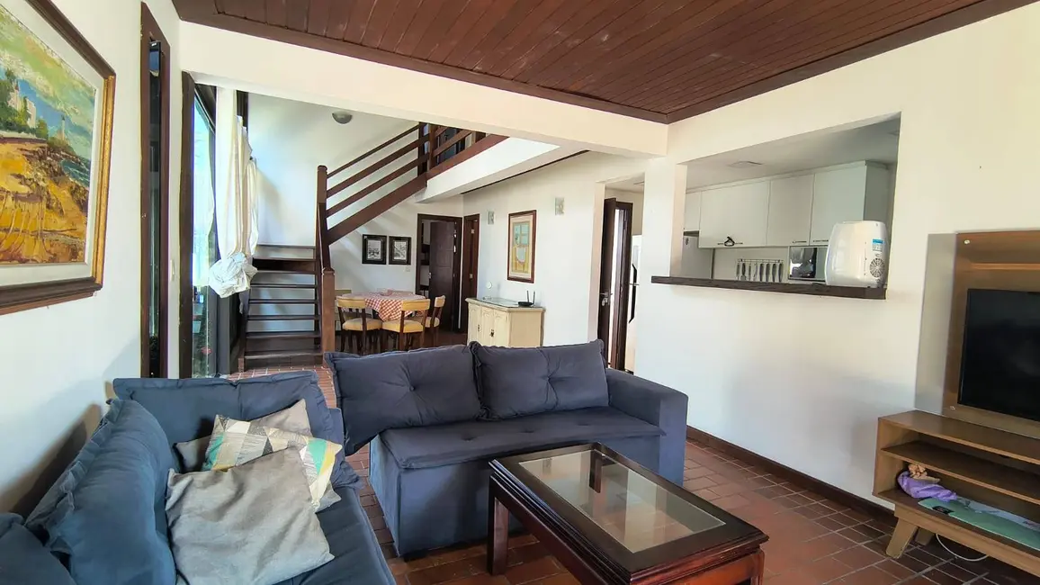 Casa de Condomínio com 3 quartos para alugar em Ogiva, Cabo Frio - RJ - imagem 8 Foto 8 de Casa de Condomínio com 3 quartos para alugar em Ogiva, Cabo Frio - RJ