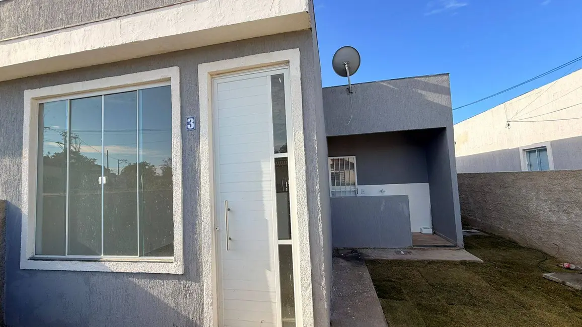 Casa com 2 quartos à venda em Cabo Frio - RJ - imagem 5 Foto 5 de Casa com 2 quartos à venda em Cabo Frio - RJ