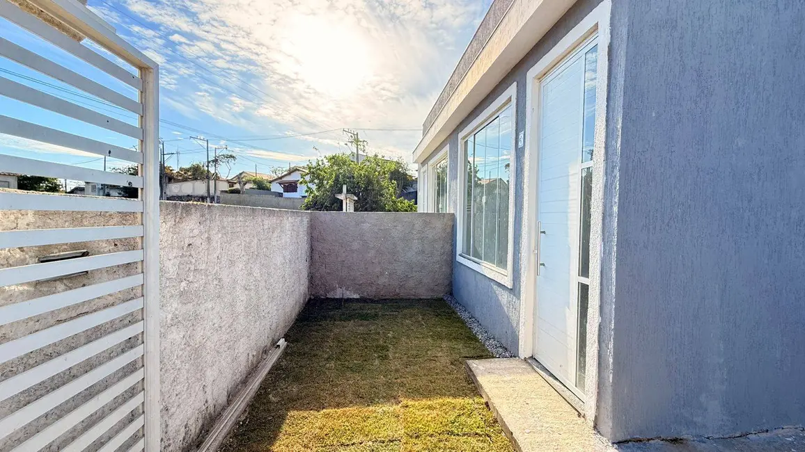Casa com 2 quartos à venda em Cabo Frio - RJ - imagem 3 Foto 3 de Casa com 2 quartos à venda em Cabo Frio - RJ