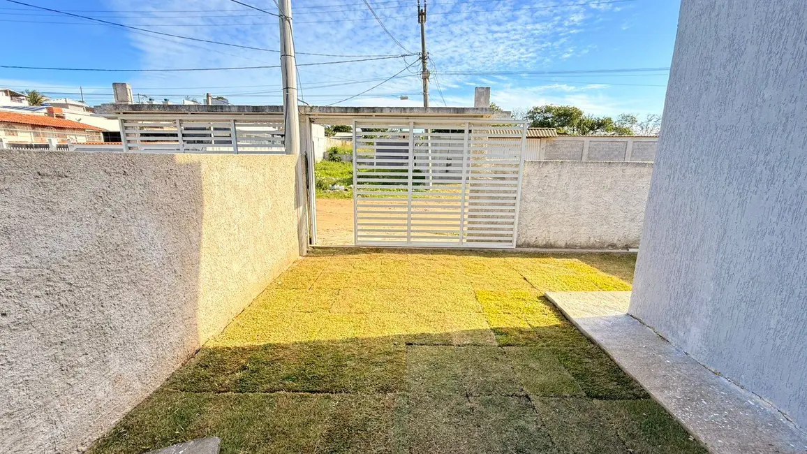 Casa com 2 quartos à venda em Cabo Frio - RJ - imagem 4 Foto 4 de Casa com 2 quartos à venda em Cabo Frio - RJ