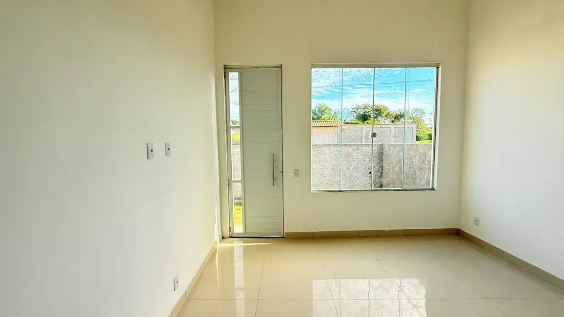 Casa com 2 quartos à venda em Cabo Frio - RJ - imagem 6 Foto 6 de Casa com 2 quartos à venda em Cabo Frio - RJ