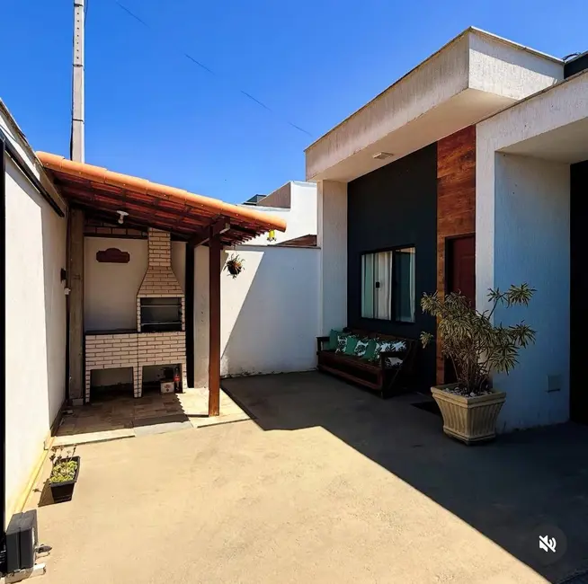 Casa com 2 quartos à venda, 150m2 em Cabo Frio - RJ - imagem 2 Foto 2 de Casa com 2 quartos à venda, 150m2 em Cabo Frio - RJ