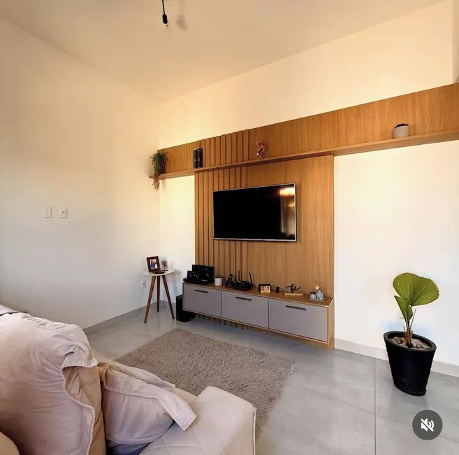 Casa com 2 quartos à venda, 150m2 em Cabo Frio - RJ - imagem 3 Foto 3 de Casa com 2 quartos à venda, 150m2 em Cabo Frio - RJ