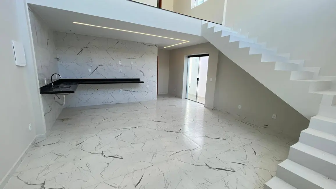 Casa com 2 quartos à venda em Cabo Frio - RJ - imagem 5 Foto 5 de Casa com 2 quartos à venda em Cabo Frio - RJ