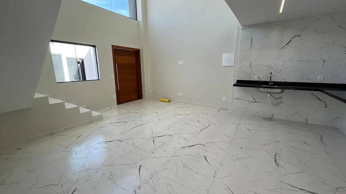 Casa com 2 quartos à venda em Cabo Frio - RJ - imagem 4 Foto 4 de Casa com 2 quartos à venda em Cabo Frio - RJ