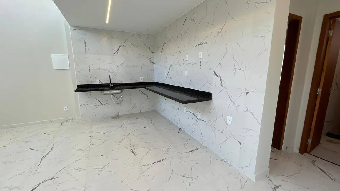 Casa com 2 quartos à venda em Cabo Frio - RJ - imagem 6 Foto 6 de Casa com 2 quartos à venda em Cabo Frio - RJ