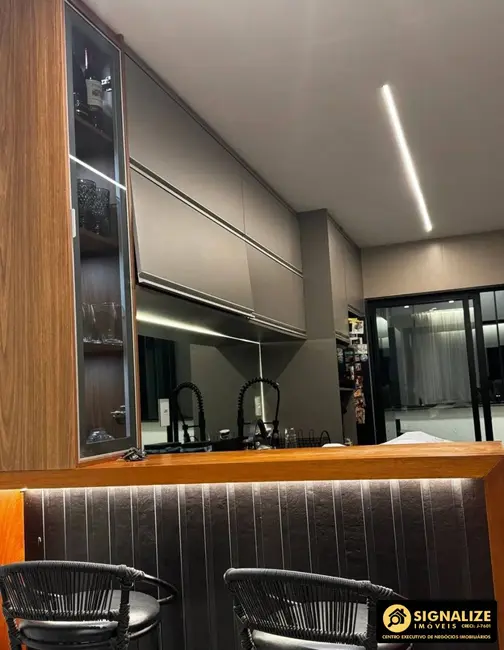 Foto 4 de Cobertura com 2 quartos à venda em Parque Burle, Cabo Frio - RJ