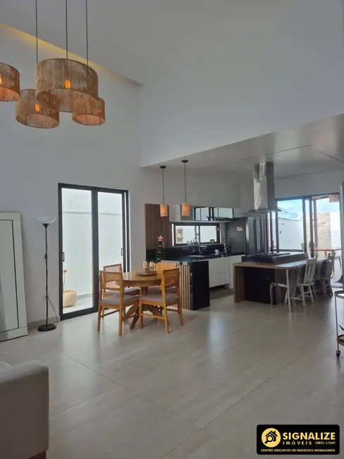 Foto 3 de Casa de Condomínio com 4 quartos à venda em Nova São Pedro, Sao Pedro Da Aldeia - RJ