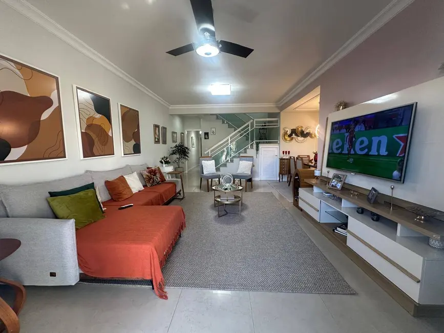 Casa com 5 quartos à venda em Cabo Frio - RJ - imagem 5 Foto 5 de Casa com 5 quartos à venda em Cabo Frio - RJ