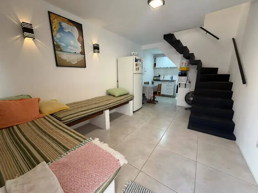 Casa de Condomínio com 1 quarto à venda em Cabo Frio - RJ - imagem 1 Foto 1 de Casa de Condomínio com 1 quarto à venda em Cabo Frio - RJ