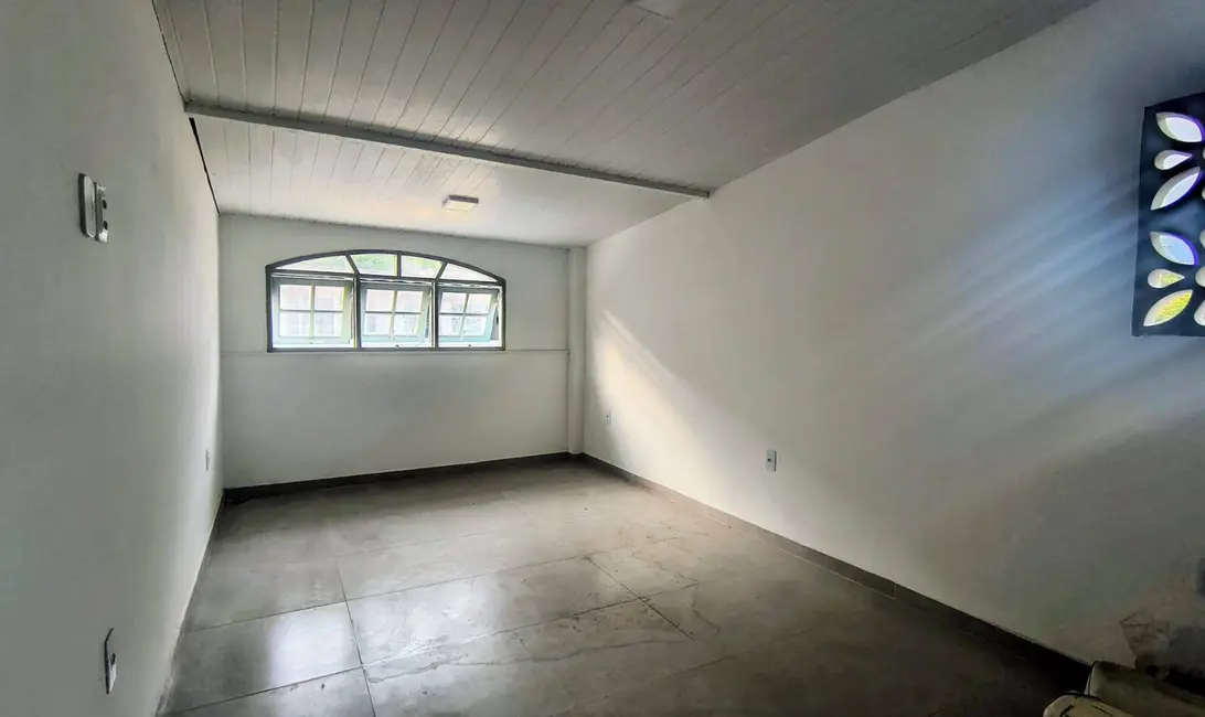 Sobrado com 2 quartos para alugar em Gamboa, Cabo Frio - RJ - imagem 1 Foto 1 de Sobrado com 2 quartos para alugar em Gamboa, Cabo Frio - RJ