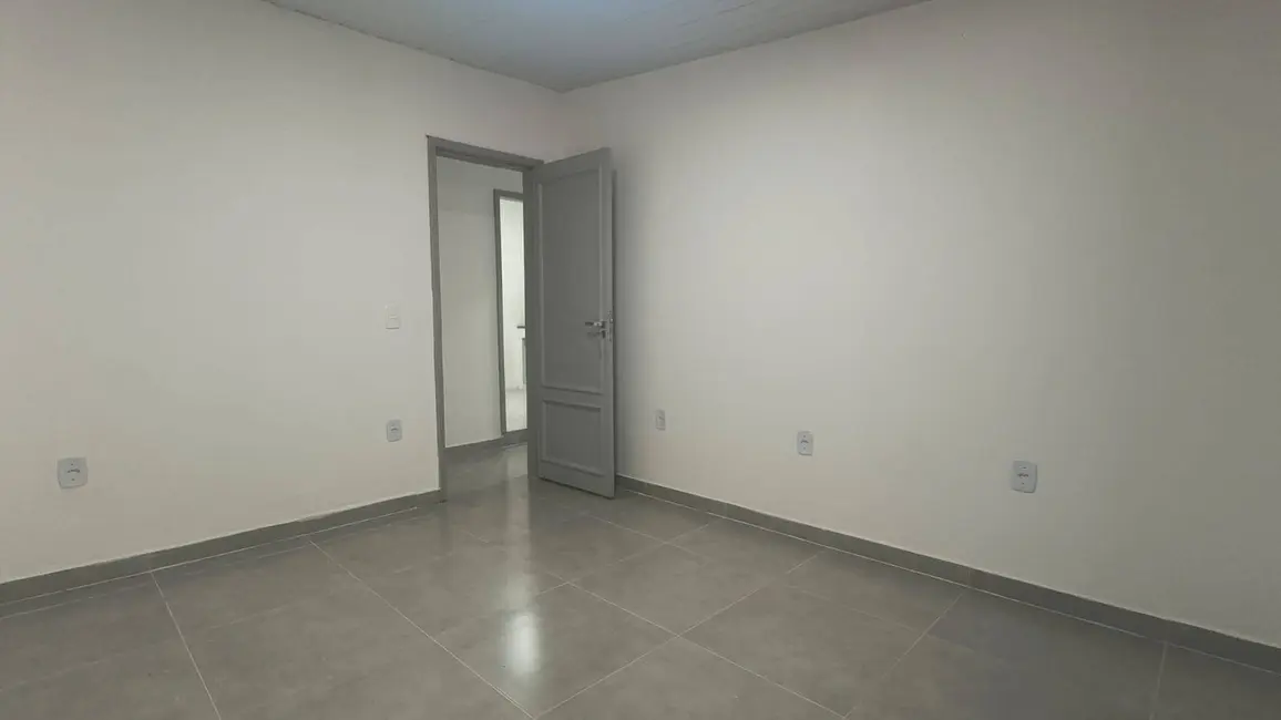 Sobrado com 3 quartos para alugar em Gamboa, Cabo Frio - RJ - imagem 1 Foto 1 de Sobrado com 3 quartos para alugar em Gamboa, Cabo Frio - RJ