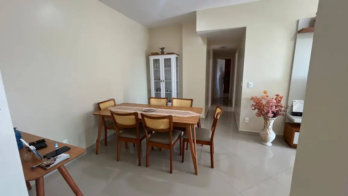 Foto 2 de Apartamento com 3 quartos à venda em Braga, Cabo Frio - RJ