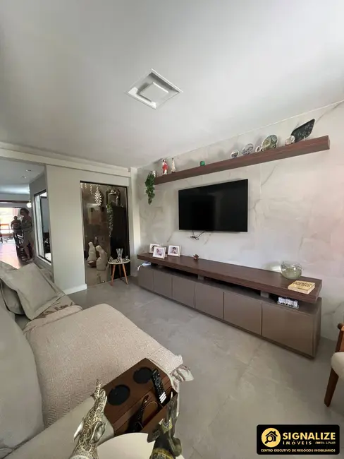 Foto 4 de Casa com 10 quartos à venda, 360m2 em Jardim Excelsior, Cabo Frio - RJ