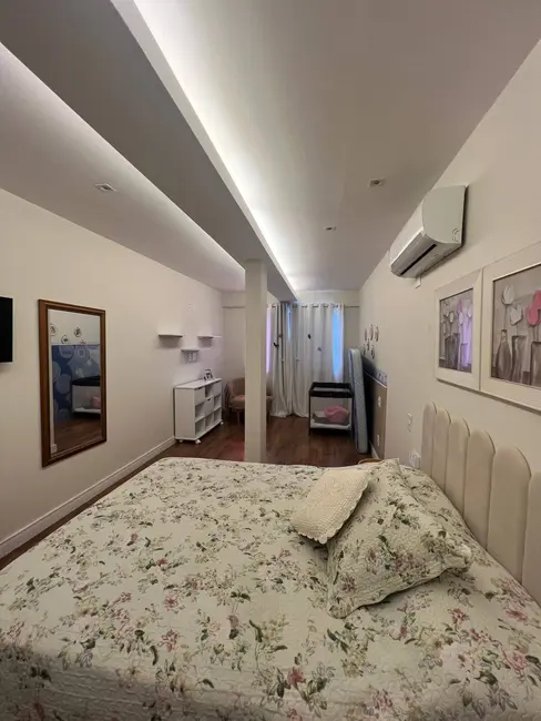 Foto 9 de Casa com 10 quartos à venda, 360m2 em Jardim Excelsior, Cabo Frio - RJ