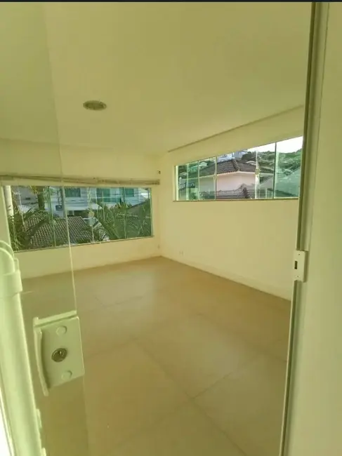 Casa de Condomínio com 3 quartos à venda em Ogiva, Cabo Frio - RJ - imagem 3 Foto 3 de Casa de Condomínio com 3 quartos à venda em Ogiva, Cabo Frio - RJ