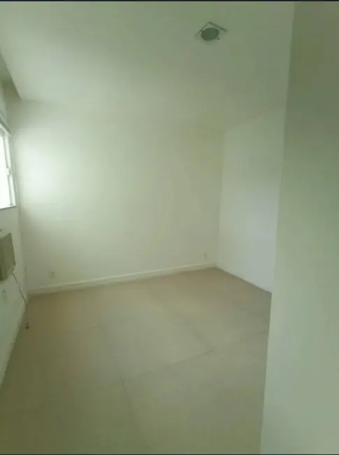 Casa de Condomínio com 3 quartos à venda em Ogiva, Cabo Frio - RJ - imagem 4 Foto 4 de Casa de Condomínio com 3 quartos à venda em Ogiva, Cabo Frio - RJ