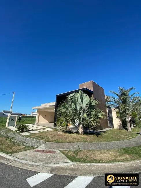Foto 1 de Casa de Condomínio com 3 quartos à venda em Ogiva, Cabo Frio - RJ