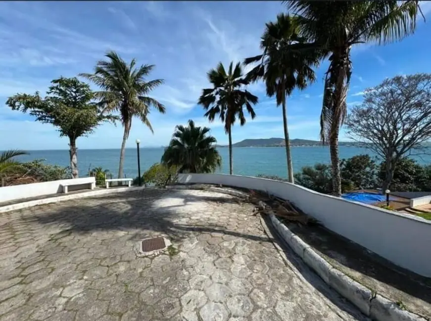 Casa de Condomínio com 3 quartos para alugar, 348m2 em Poço Fundo, Sao Pedro Da Aldeia - RJ - imagem 2 Foto 2 de Casa de Condomínio com 3 quartos para alugar, 348m2 em Poço Fundo, Sao Pedro Da Aldeia - RJ