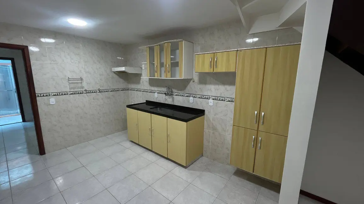 Casa de Condomínio com 3 quartos para alugar em Braga, Cabo Frio - RJ - imagem 2 Foto 2 de Casa de Condomínio com 3 quartos para alugar em Braga, Cabo Frio - RJ