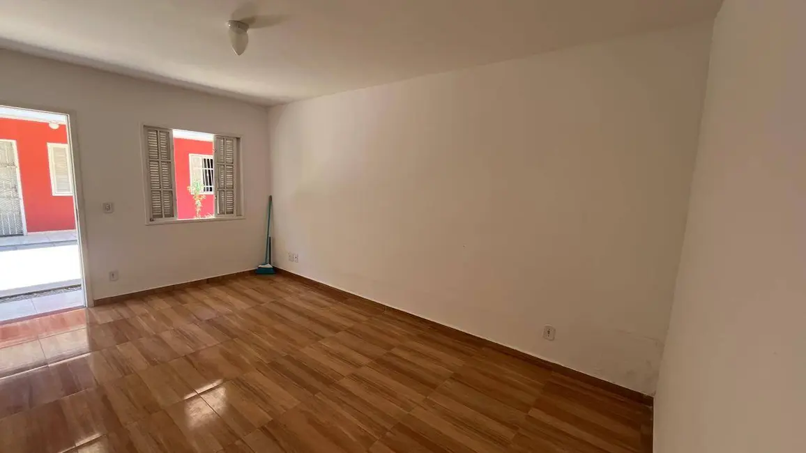 Casa de Condomínio com 2 quartos para alugar em Parque Burle, Cabo Frio - RJ - imagem 4 Foto 4 de Casa de Condomínio com 2 quartos para alugar em Parque Burle, Cabo Frio - RJ