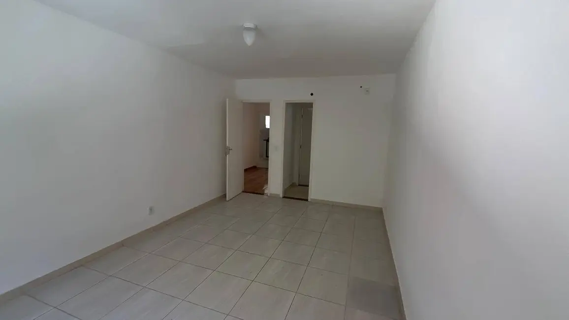 Casa de Condomínio com 2 quartos para alugar em Parque Burle, Cabo Frio - RJ - imagem 2 Foto 2 de Casa de Condomínio com 2 quartos para alugar em Parque Burle, Cabo Frio - RJ