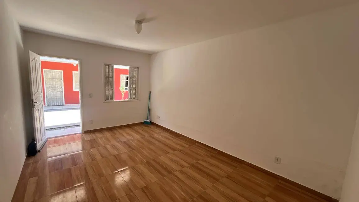 Casa de Condomínio com 2 quartos para alugar em Parque Burle, Cabo Frio - RJ - imagem 3 Foto 3 de Casa de Condomínio com 2 quartos para alugar em Parque Burle, Cabo Frio - RJ