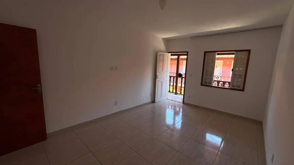 Casa de Condomínio com 2 quartos para alugar em Parque Burle, Cabo Frio - RJ - imagem 1 Foto 1 de Casa de Condomínio com 2 quartos para alugar em Parque Burle, Cabo Frio - RJ