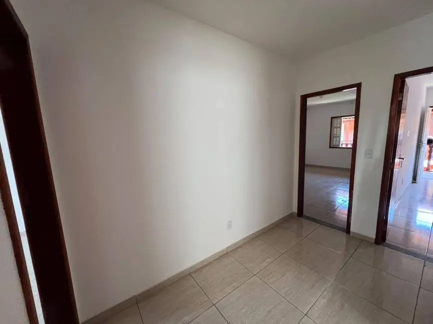 Casa de Condomínio com 2 quartos para alugar em Parque Burle, Cabo Frio - RJ - imagem 3 Foto 3 de Casa de Condomínio com 2 quartos para alugar em Parque Burle, Cabo Frio - RJ