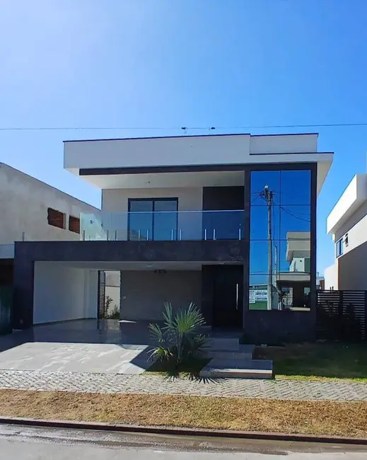 Foto 1 de Casa de Condomínio com 4 quartos à venda em Ogiva, Cabo Frio - RJ