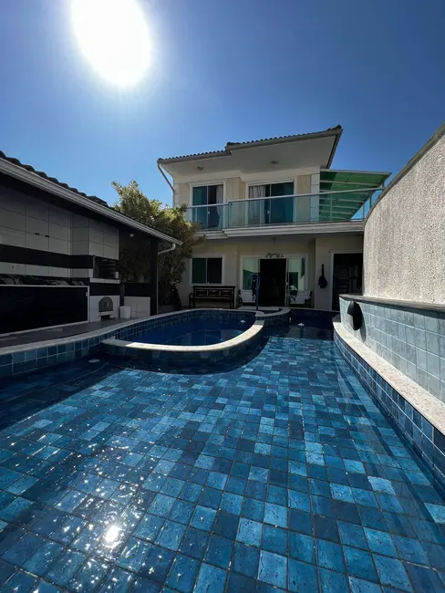 Foto 1 de Casa com 5 quartos à venda, 280m2 em Portinho, Cabo Frio - RJ